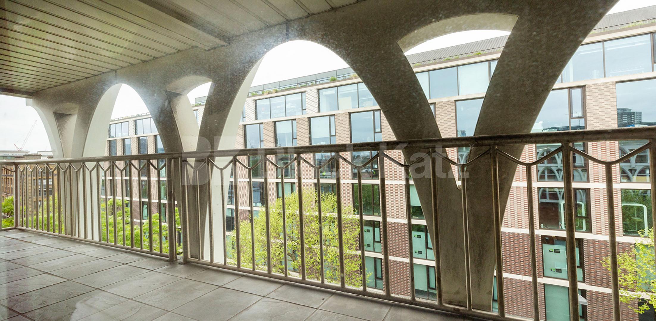 			AMAZING ZONE 1 LOCATION!, 3 Bedroom, 2 bath, 1 reception Flat			 Farringdon Road, FARRINGDON / HOLBORN